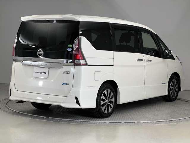 セレナ ２．０　ハイウェイスター　後席モニター　全周囲カメラ　メモリーナビ（2枚目）