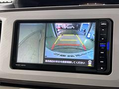 サイドカメラで幅寄せも安心して行えます。 7