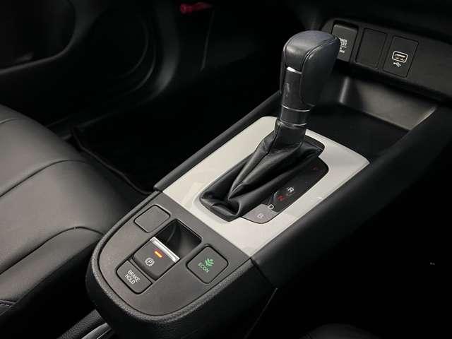 フィット １．５　ｅ：ＨＥＶ　リュクス　ドラレコ　ＥＴＣ　クルコン純正ナビ　Ｂｌｕｅｔｏｏｔｈ（9枚目）