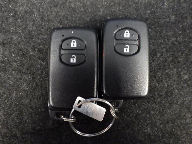 アクア Ｓスタイルブラック　バックカメラ付き　ＥＳＣ　Ｗエアバッグ　ナビＴＶ　エアコン　スマ－トキ－　イモビライザー　１オーナー車　１セグ　キーレスエントリー　ＡＵＸ　Ｄレコ　ＡＢＳ　エアバック　メモリナビ　ＰＷ　ＰＳ（10枚目）