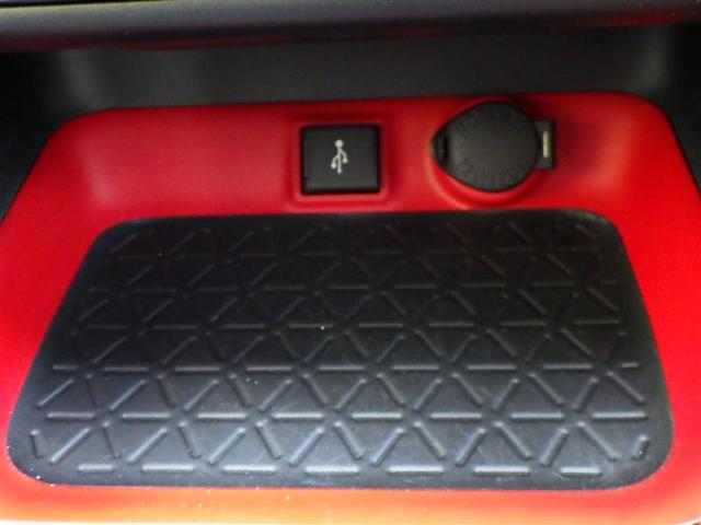 ＲＡＶ４ アドベンチャー　オフロードパッケージ　パワーウインドウ　ＴＶ　ＡＡＣ　アルミホイール　キーフリー　ＬＥＤランプ　クルコン　スマートキ　ミュージックプレイヤー接続可　運転席パワーシート　地デジ　横滑り防止装置　ＡＢＳ　盗難防止装置　ＰＳ（6枚目）