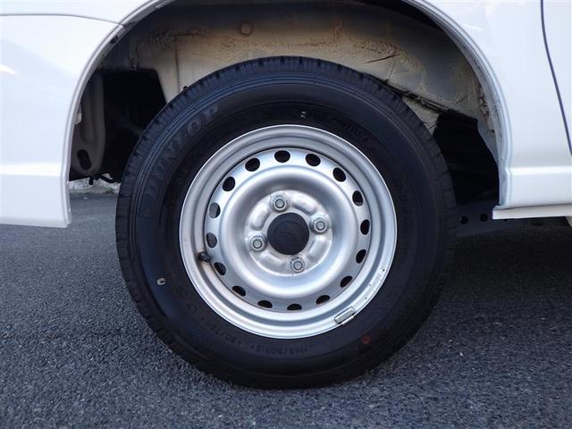 トヨタ認定中古車保証付！（１年間、距離無制限　ＨＶ車はＨＶ保証付）　別途延長保証もご用意しております♪　ぜひ現車を確認にご来店ください