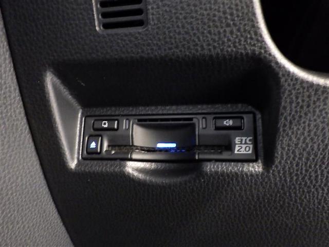 ヴォクシー ハイブリッドＳ－Ｚ　パワーウィンドウ　インテリキー　横滑防止装置　アクティブクルーズコントロール　１オナ　フルオートエアコン　ナビ　リアカメラ　エアバッグ　ＡＢＳ　１００Ｖ充電　ＷＡＣ　アルミホイール　キーレス　ＰＳ（8枚目）