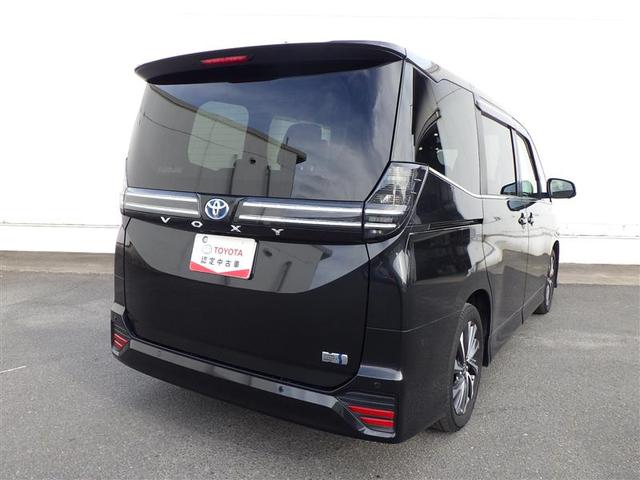 ヴォクシー ハイブリッドＳ－Ｚ　パワーウィンドウ　インテリキー　横滑防止装置　アクティブクルーズコントロール　１オナ　フルオートエアコン　ナビ　リアカメラ　エアバッグ　ＡＢＳ　１００Ｖ充電　ＷＡＣ　アルミホイール　キーレス　ＰＳ（19枚目）