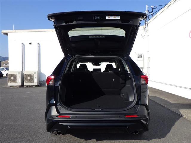 トヨタのお店でお買い上げいただいた中古車には、１年間走行距離無制限のロングラン保証付き。