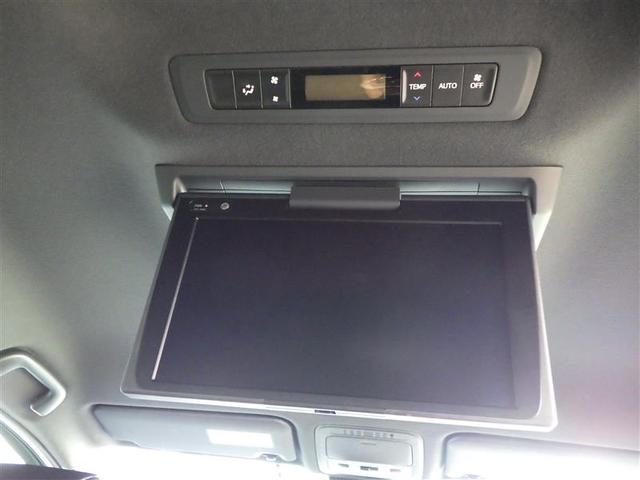 当店中古車は、トヨタのクリーニング技術により、内外装ともに丁寧に仕上げております。エンジンルームもピカピカ！