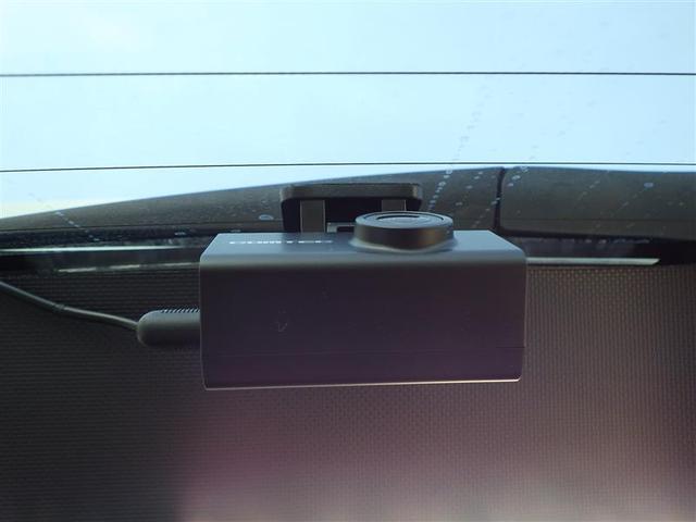 トヨタ認定中古車保証付！（１年間、距離無制限　ＨＶ車はＨＶ保証付）　別途延長保証もご用意しております♪　ぜひ現車を確認にご来店ください