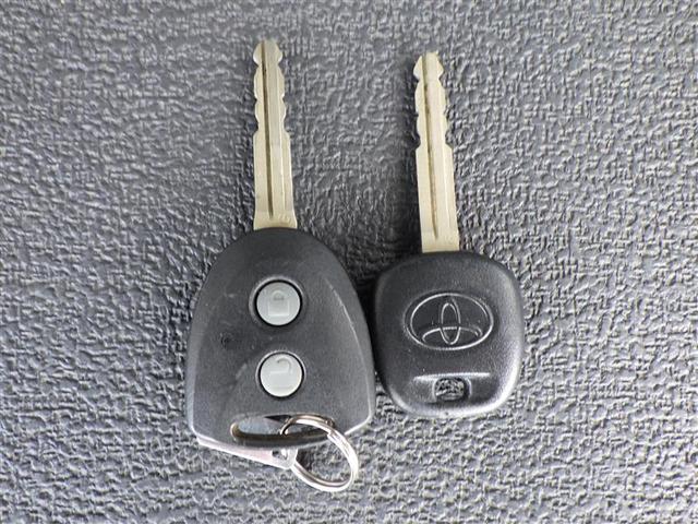 タウンエースバン GL 運転席助手席エアバック ワイヤレスキー パワーウィンドー エアバック ABS付 パワステ エアコン AUX(4枚目)