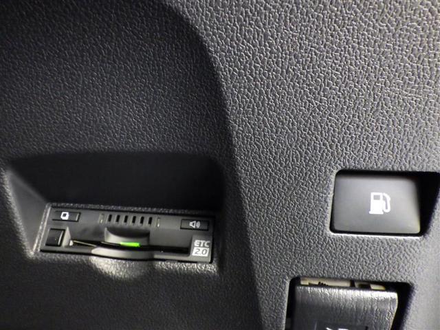 プリウス Sセーフティプラス ツートーン ナビ&TV 衝突回避支援 横滑り防止装置 ドライブレコーダー LEDヘッド クルーズコントロール フルセグTV Bカメラ ETC アルミ 盗難防止 DVD スマートキー オートエアコン エアバッグ(6枚目)