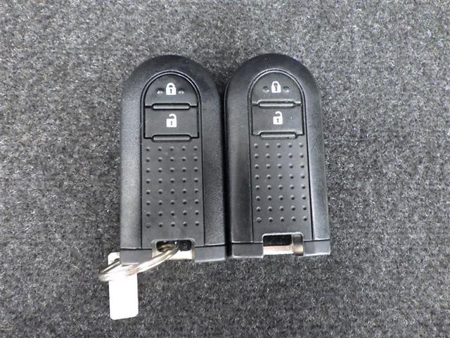 ミラトコット Ｘ　ＳＡＩＩＩ　サイドカーテンエアバック　エコアイドル　イモビライザー　パワーウインドウ　リアカメラ　スマートキー　フルセグＴＶ　横滑り防止システム　ＤＶＤ　ナビＴＶ　メモリーナビ　キーフリーシステム　ＥＴＣ　ＬＥＤ（8枚目）