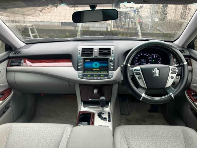 クラウン ロイヤルサルーン スペシャルナビパッケージ ETC オートクルーズコントロール バックカメラ ナビ TV アルミホイール オートライト HID AT スマートキー 電動格納ミラー 盗難防止システム CD DVD再生 USB(2枚目)