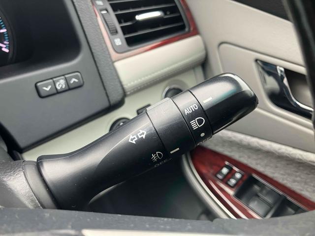 クラウン ロイヤルサルーン スペシャルナビパッケージ ETC オートクルーズコントロール バックカメラ ナビ TV アルミホイール オートライト HID AT スマートキー 電動格納ミラー 盗難防止システム CD DVD再生 USB(55枚目)