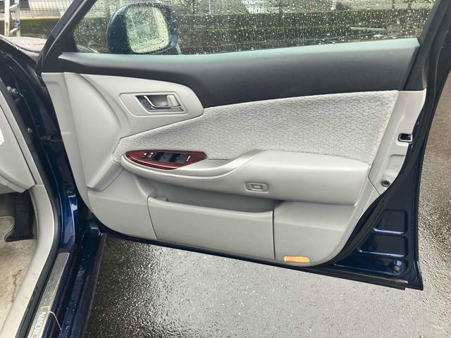 クラウン ロイヤルサルーン スペシャルナビパッケージ ETC オートクルーズコントロール バックカメラ ナビ TV アルミホイール オートライト HID AT スマートキー 電動格納ミラー 盗難防止システム CD DVD再生 USB(58枚目)