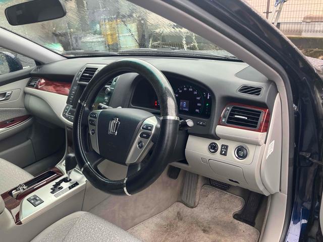 クラウン ロイヤルサルーン スペシャルナビパッケージ ETC オートクルーズコントロール バックカメラ ナビ TV アルミホイール オートライト HID AT スマートキー 電動格納ミラー 盗難防止システム CD DVD再生 USB(59枚目)