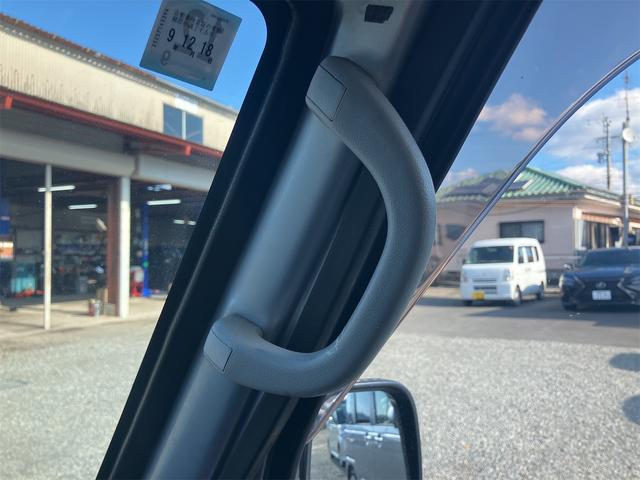 ＮＶ１００クリッパーバン 　Ｇ箱バン　オートマチック　両側スライドドア　エアコン　運転席エアバッグ　積載量３５０ｋｇ　ヘッドライトレベライザー（51枚目）