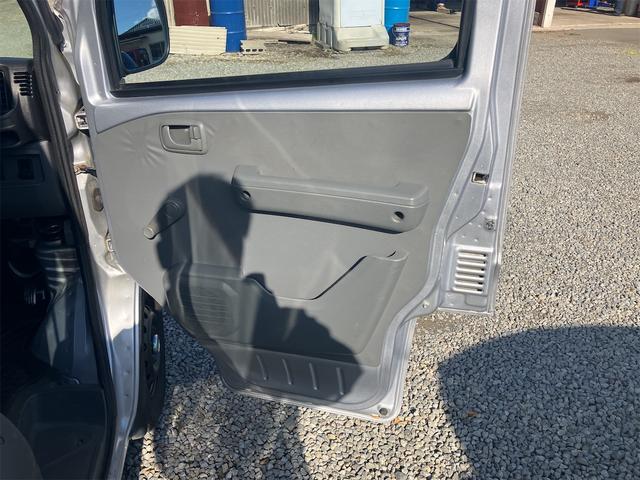 ＮＶ１００クリッパーバン 　Ｇ箱バン　オートマチック　両側スライドドア　エアコン　運転席エアバッグ　積載量３５０ｋｇ　ヘッドライトレベライザー（59枚目）