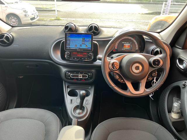 スマートフォーフォー パッション ディーラー車 右ハンドル ワンオーナー ターボ ナビTV ETC クルーズコントロール シートヒーター オートヘッドライト 衝突被害軽減ブレーキ レーンアシスト アイドリングストップ 15inアルミ(17枚目)