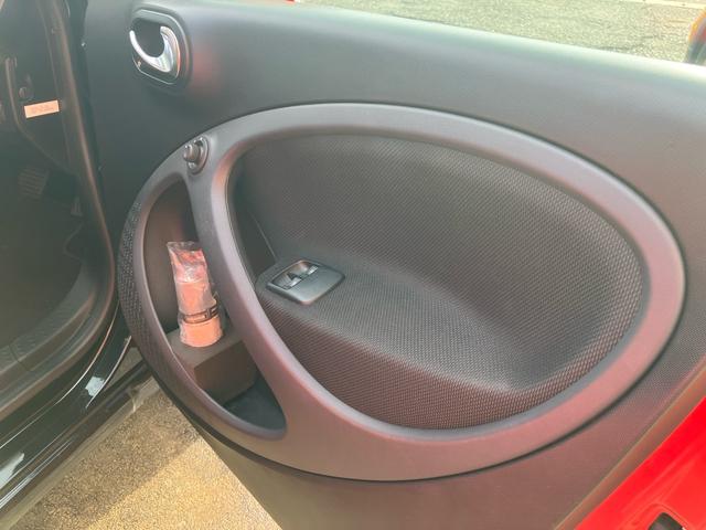 スマートフォーフォー パッション ディーラー車 右ハンドル ワンオーナー ターボ ナビTV ETC クルーズコントロール シートヒーター オートヘッドライト 衝突被害軽減ブレーキ レーンアシスト アイドリングストップ 15inアルミ(18枚目)