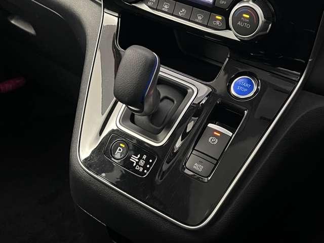 セレナ ｅ－パワー　ハイウェイスターＶ　後席モニター　前後ドラレコ　ＥＴＣ　全周囲カメ（10枚目）