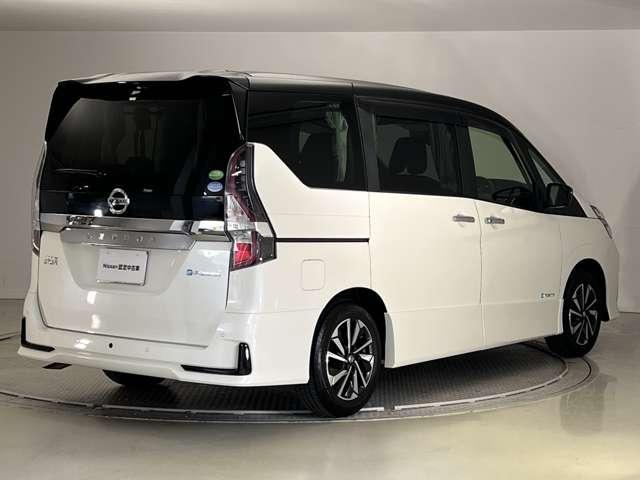 セレナ １．２　ｅ－ＰＯＷＥＲ　ハイウェイスター　Ｖ　後席モニター　プロパイロット　前後ドラレコ（3枚目）