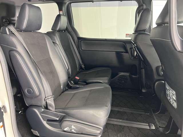 後席もクッションが分厚く座り心地が良いです！