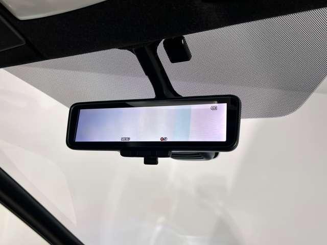スマートルームミラー装備で後方確認もばっちり！