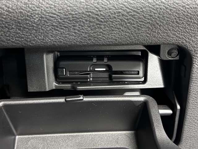 ＥＴＣが付いておりますので、遠方へのお出かけもスムーズに行けますね！キャッシュレス化進めていきましょう！