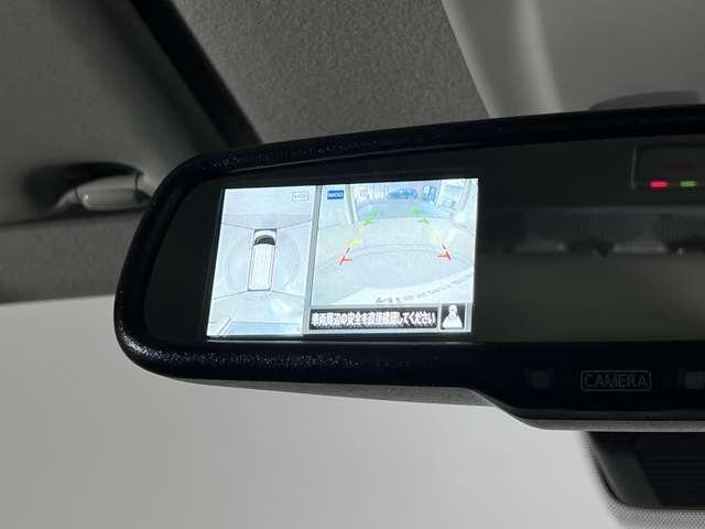 バックミラーにアラウンドビューモニターの表示も可能です！