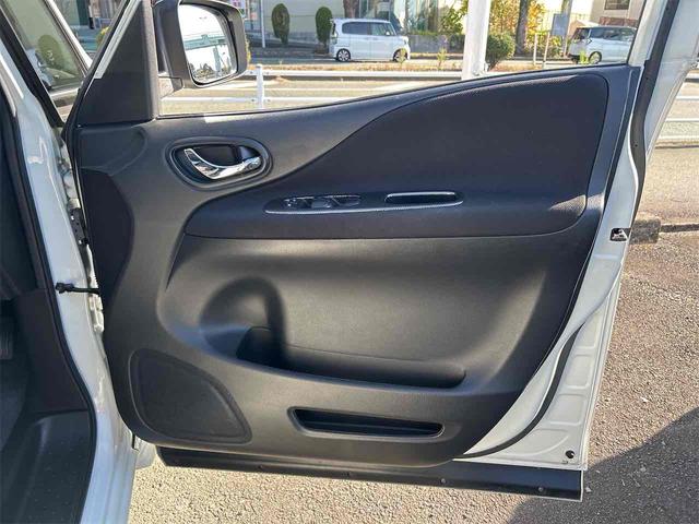 セレナ ライダー ドライブレコーダー ETC バックカメラ オートクルーズコントロール 両側電動スライドドア オートライト スマートキー アイドリングストップ 電動格納ミラー 3列シート ウォークスルー CVT(64枚目)