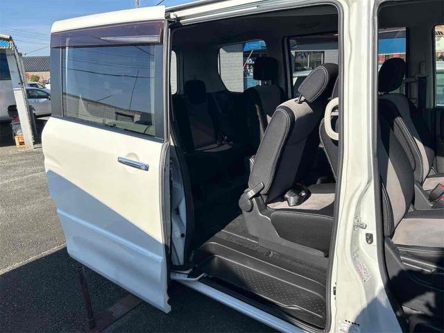 セレナ ライダー ドライブレコーダー ETC バックカメラ オートクルーズコントロール 両側電動スライドドア オートライト スマートキー アイドリングストップ 電動格納ミラー 3列シート ウォークスルー CVT(70枚目)