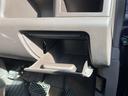 Ｅ　ナビ　ＴＶ　オートライト　スマートキー　電動格納ミラー　ベンチシート　ＡＴ　盗難防止システム　ＡＢＳ　衝突安全ボディ　エアコン　パワーステアリング　パワーウィンドウ（61枚目）
