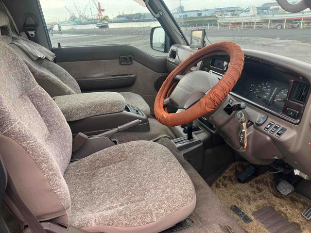 キャラバンコーチ ＧＴリミテッド　ディーゼル　回転シート（9枚目）