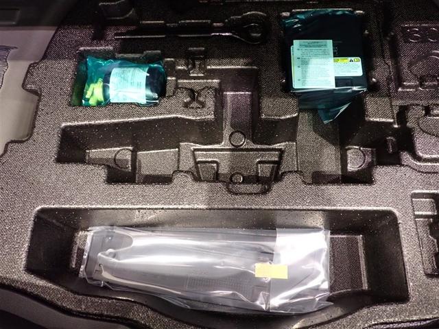 クラウンクロスオーバー RSアドバンスド 衝突回避 オートクルーズコントロール 横滑り防止 フルセグTV パワーシート LED アルミホイール AC100V スマートキー ナビ&TV ABS フルオートエアコン イモビライザー ETC 4WD(8枚目)