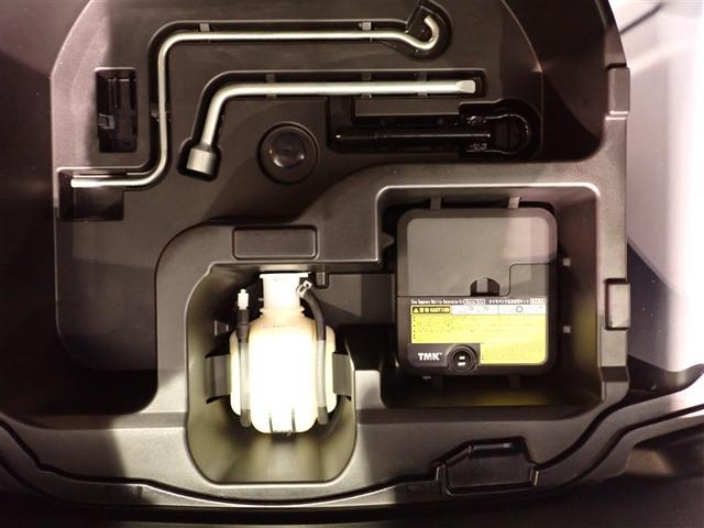 アクア Ｓ　スマートキープッシュスタート　キーレスエントリ　フルセグ地デジ　イモビ　ナビ＆ＴＶ　ワンオーナー車　オートエアコン　デュアルエアバック　ＥＳＣ　Ｂカメラ　パワーウィンドウ　ＥＴＣ　ＤＶＤ再生可能（8枚目）