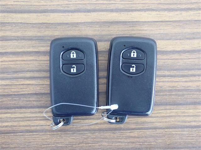 アクア Ｓ　スマートキープッシュスタート　キーレスエントリ　フルセグ地デジ　イモビ　ナビ＆ＴＶ　ワンオーナー車　オートエアコン　デュアルエアバック　ＥＳＣ　Ｂカメラ　パワーウィンドウ　ＥＴＣ　ＤＶＤ再生可能（24枚目）