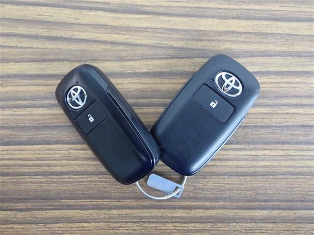 ライズ Z 誤発進抑制機能 エアコン テレビ スマートキー&プッシュスタート 地デジTV VSA 盗難防止装置 アイドリングストップ機能 クルコン バックモニター LEDヘッドライト アルミホイール Wエアバック(25枚目)