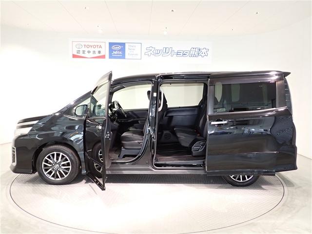 ヴォクシー ZS 煌 地上デジタル TSS 両側パワードア アイドリングストップ車 パワーウィンド 横滑防止 1オーナ DVD可 盗難防止装置 スマートエントリー Bカメラ LEDヘッドライト メモリーナビ 3列シート(4枚目)