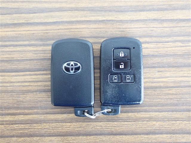 ヴォクシー ZS 煌 地上デジタル TSS 両側パワードア アイドリングストップ車 パワーウィンド 横滑防止 1オーナ DVD可 盗難防止装置 スマートエントリー Bカメラ LEDヘッドライト メモリーナビ 3列シート(26枚目)