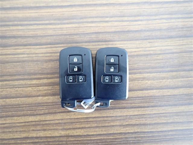 ヴォクシー ハイブリッドZS 煌 Wエアコン AW 衝突被害軽減 バックモニター 地デジ オートエアコン ワンオーナー車 ナビTV イモビライザー キーフリー 横滑り防止 3列シート ドライブレコーダー DVD メモリーナビ ABS(24枚目)