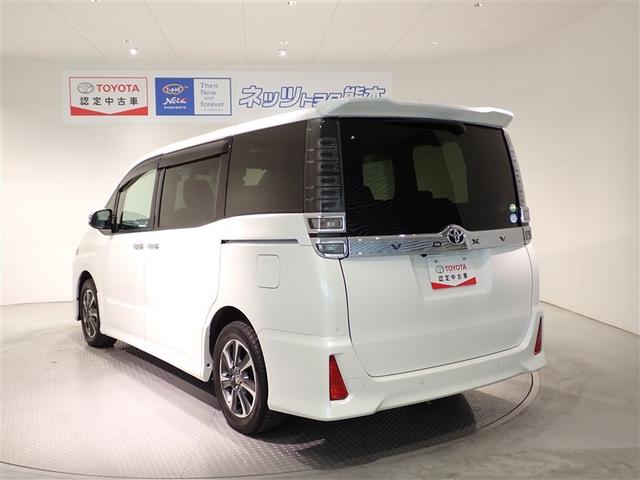 ヴォクシー ＺＳ　煌　地上デジタル　ＴＳＳ　両側パワードア　アイドリングストップ車　パワーウィンド　横滑防止　ＤＶＤ可　盗難防止装置　スマートエントリー　Ｂカメラ　ＬＥＤヘッドライト　メモリーナビ　３列シート　ＥＴＣ　ＡＷ（5枚目）