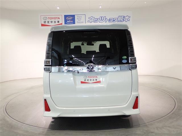 ヴォクシー ＺＳ　煌　地上デジタル　ＴＳＳ　両側パワードア　アイドリングストップ車　パワーウィンド　横滑防止　ＤＶＤ可　盗難防止装置　スマートエントリー　Ｂカメラ　ＬＥＤヘッドライト　メモリーナビ　３列シート　ＥＴＣ　ＡＷ（6枚目）