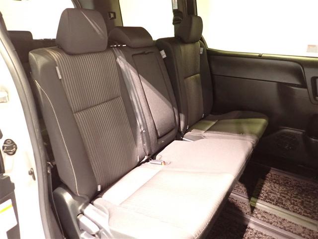 ヴォクシー ＺＳ　煌　地上デジタル　ＴＳＳ　両側パワードア　アイドリングストップ車　パワーウィンド　横滑防止　ＤＶＤ可　盗難防止装置　スマートエントリー　Ｂカメラ　ＬＥＤヘッドライト　メモリーナビ　３列シート　ＥＴＣ　ＡＷ（12枚目）