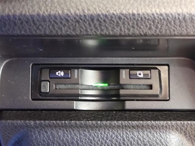 ヴォクシー ＺＳ　煌　地上デジタル　ＴＳＳ　両側パワードア　アイドリングストップ車　パワーウィンド　横滑防止　ＤＶＤ可　盗難防止装置　スマートエントリー　Ｂカメラ　ＬＥＤヘッドライト　メモリーナビ　３列シート　ＥＴＣ　ＡＷ（23枚目）