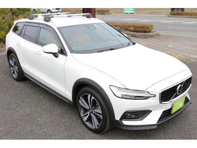 Ｖ６０ クロスカントリー　アルティメット　Ｂ５　ＡＷＤ　ワンオーナ－　新車保証継承　禁煙　４８Ｖマイルドハイブリッド　タン色レザーシート　Ｇｏｏｇｌｅ搭載インフォティメント　Ｂｌｕｅｔｏｏｔｈ接続　全方位カメラ　純正ルーフキャリア　ＬＥＤヘッドライト（52枚目）