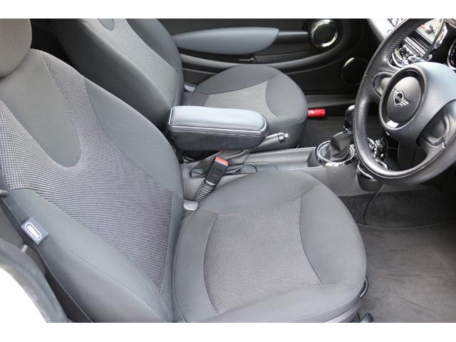 ＭＩＮＩ クーパー　正規ディーラー車　禁煙　イクリプスナビ　バックカメラ　ワンセグＴＶ　ＣＤ　ＡＵＸ　１カメラドライブレコーダー　ＥＴＣ　ＬＥＤヘッドライト　センターアームレスト　クーパーＳフューエルキャップ（32枚目）