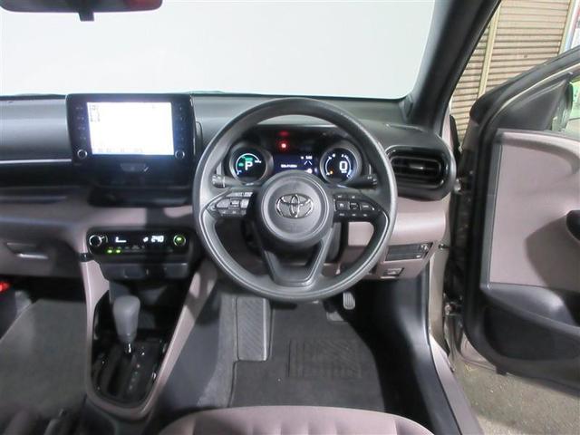 ヤリス ハイブリッドG サイドエアバッグ スマートキ ナビ Bモニター ETC車載器 横滑り防止装置 クルコン セキュリティアラーム パワステ 点検記録簿 メモリーナビゲーション キーフリー オートエアコン ABS(3枚目)