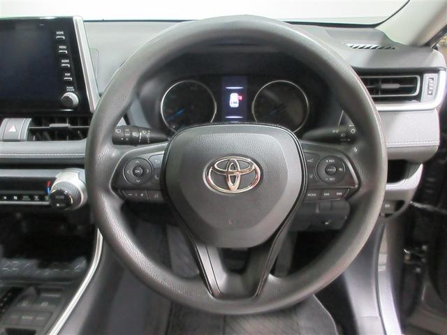 ステアリングスイッチステアリングから手を放さず、オーディオ等の操作やその他安全装置の操作が行えます。