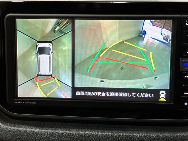 パノラミックビューモニター付きです。車両を上から見たような映像をディスプレイオーディオ画面に表示。運転席からの目視だけでは見にくい、車両周辺の状況をリアルタイムでしっかり確認できます。