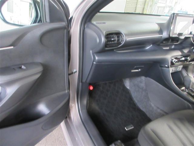 ヤリス Ｇ　試乗車　点検記録簿　Ｂカメラ　エアコン　スマートキー＆プッシュスタート　ドライブレコーダー　イモビ　横滑り防止システム　クルーズＣ　ＡＢＳ　パワーウィンドウ　パワーステアリング　Ｗエアバック（4枚目）