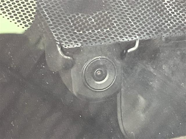 Ｎ－ＯＮＥ オリジナル　追突被害軽減ブレーキ　記録簿　オートクルーズコントロール　ハーフレザー　サイドエアバック　ＥＴＣ車載器　ナビ＆ＴＶ　ＬＥＤライト　ＷＡＢ　Ｂカメラ　セキュリティ　エアバッグ　ＡＢＳ　横滑り防止装置（10枚目）